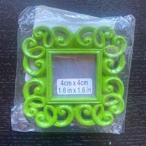 Super cute, early 2000s style picture frame.